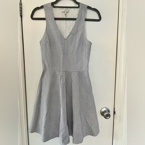 Joie Norton Chain Print Fit hi & Flare Dress V-Neck Sleeveless Size XS